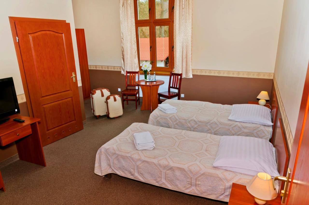 Palacyk Lakomin Hotel Lubiszyn ภายนอก รูปภาพ