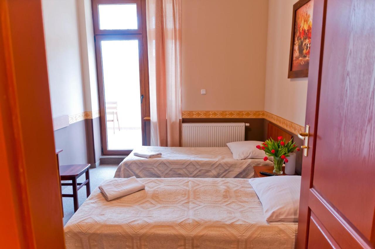 Palacyk Lakomin Hotel Lubiszyn ภายนอก รูปภาพ